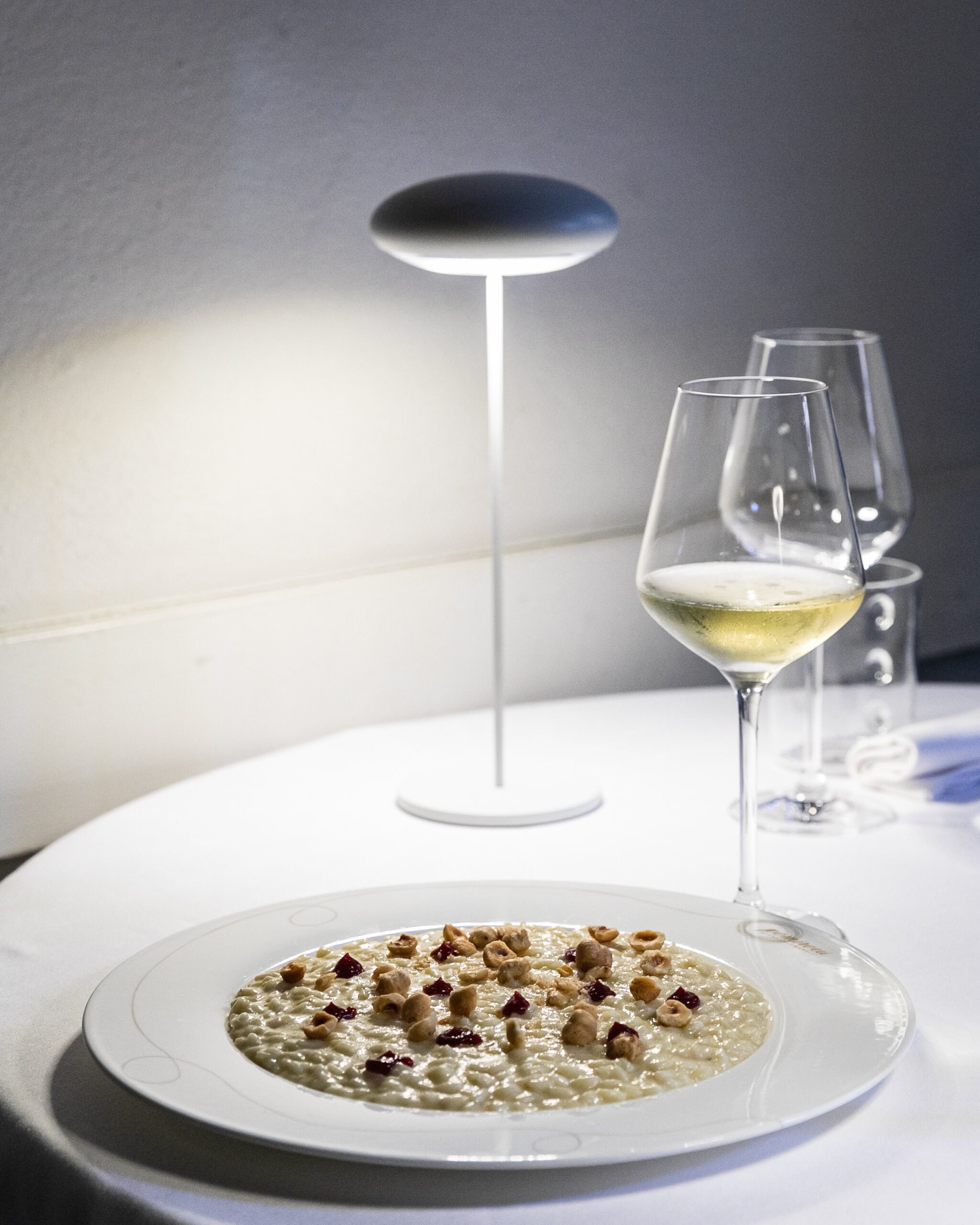Il risotto creativo di Chef Morelli al Pomiroeu. Aperisotto con tre appetizers, vino, acqua, caffè e deliziosa pasticceria inclusi.